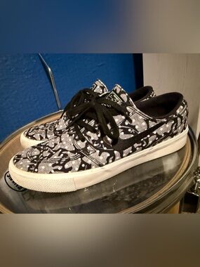9.5 Nike SB Janoski Black White Polka Dot Skate Shoes